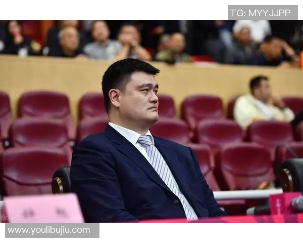 姚明在比赛中因犯规被判罚球的精彩瞬间解析与影响