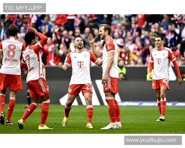 友谊赛精彩对决：里昂与拜仁战成平局战术分析全场焦点瞬间回顾