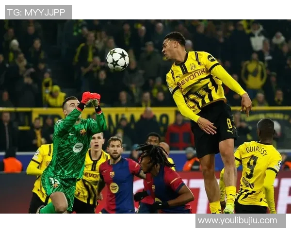 意甲激战:多特蒙德狂胜巴萨五球大捷帽子戏法引爆全场热情 意甲激战:多特蒙德狂胜巴萨五球大捷帽子戏法引爆全场热情