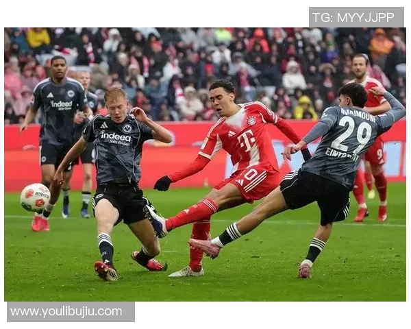 西甲激战:里昂与拜仁战成平局红牌事件引发全场热议 西甲激战:里昂与拜仁战成平局红牌事件引发全场热议