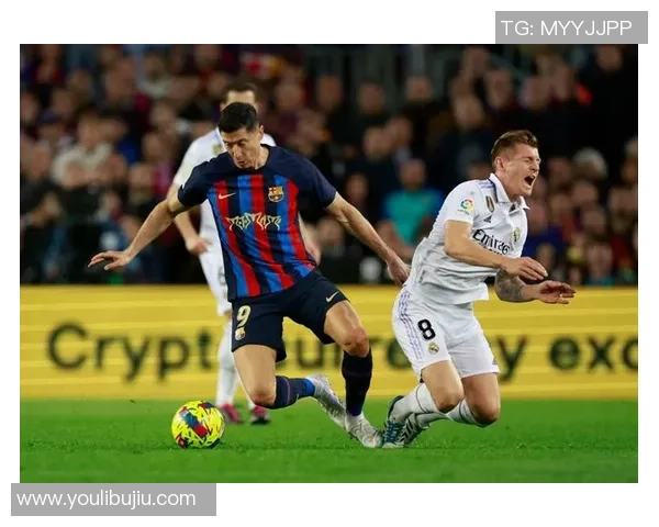 中超精彩对决里昂逆转巴萨6-2战术解析引发全场热潮